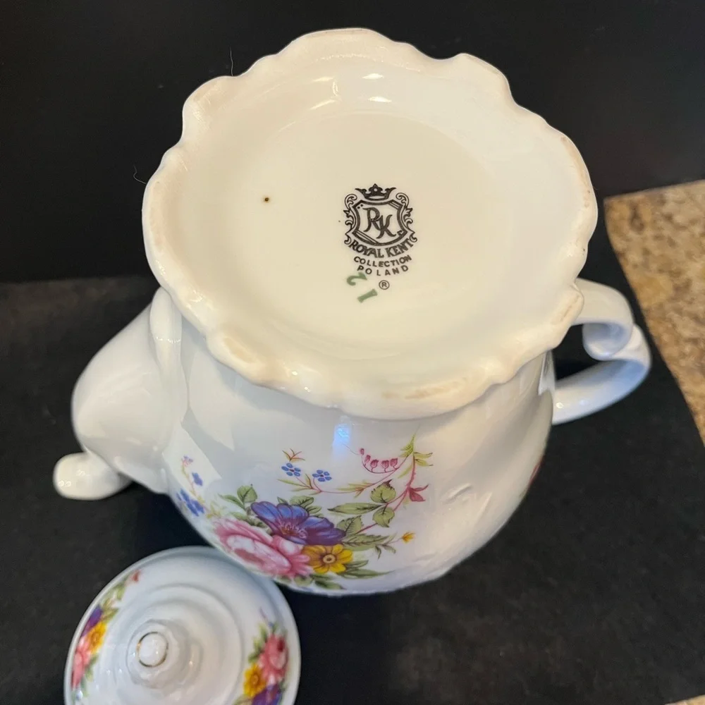 Vintage Royal Kent Floral White Porcelain Teapot Made in Poland 6 cup